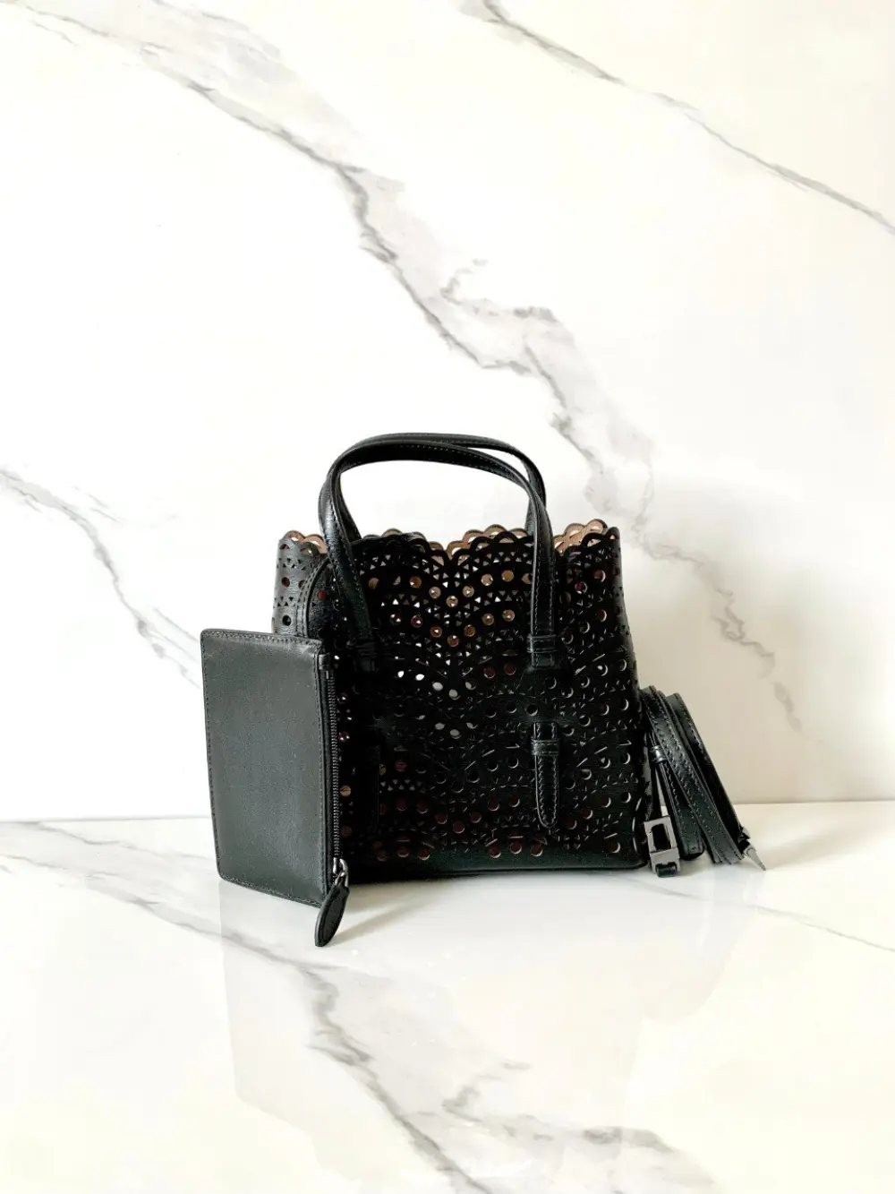 ALAIA MINA 20 BAG VIENNE WAVE CALFSKIN black