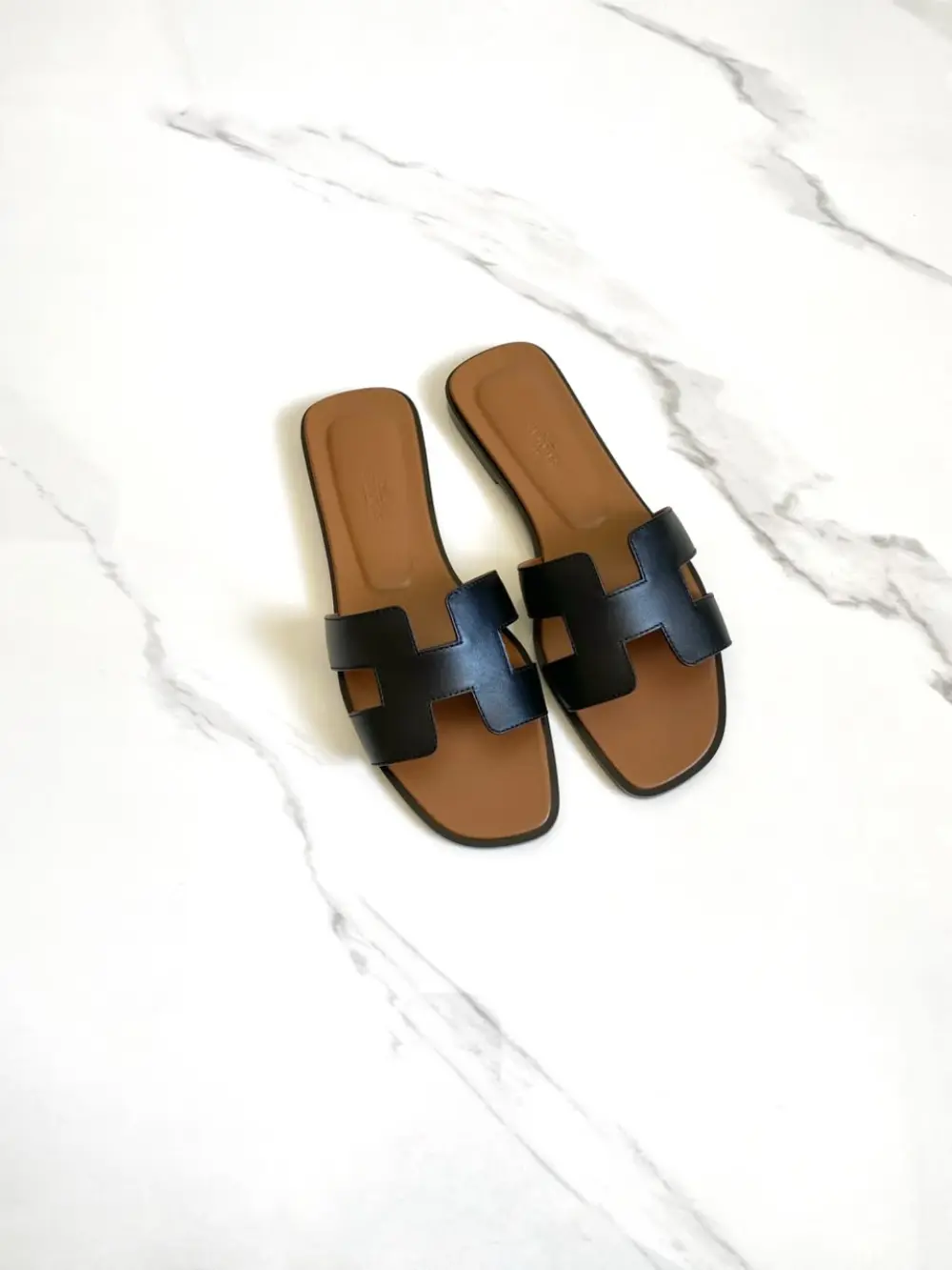 HERMES ORAN BLACK / GOLD