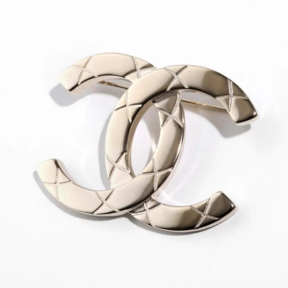 BROOCH CC MARK · GOLD