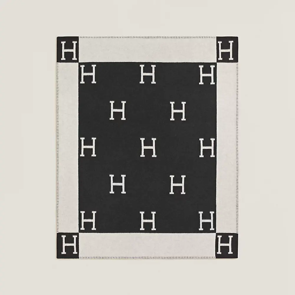 AVALON THROW BLANKET · ECRU / GRIS FONCE