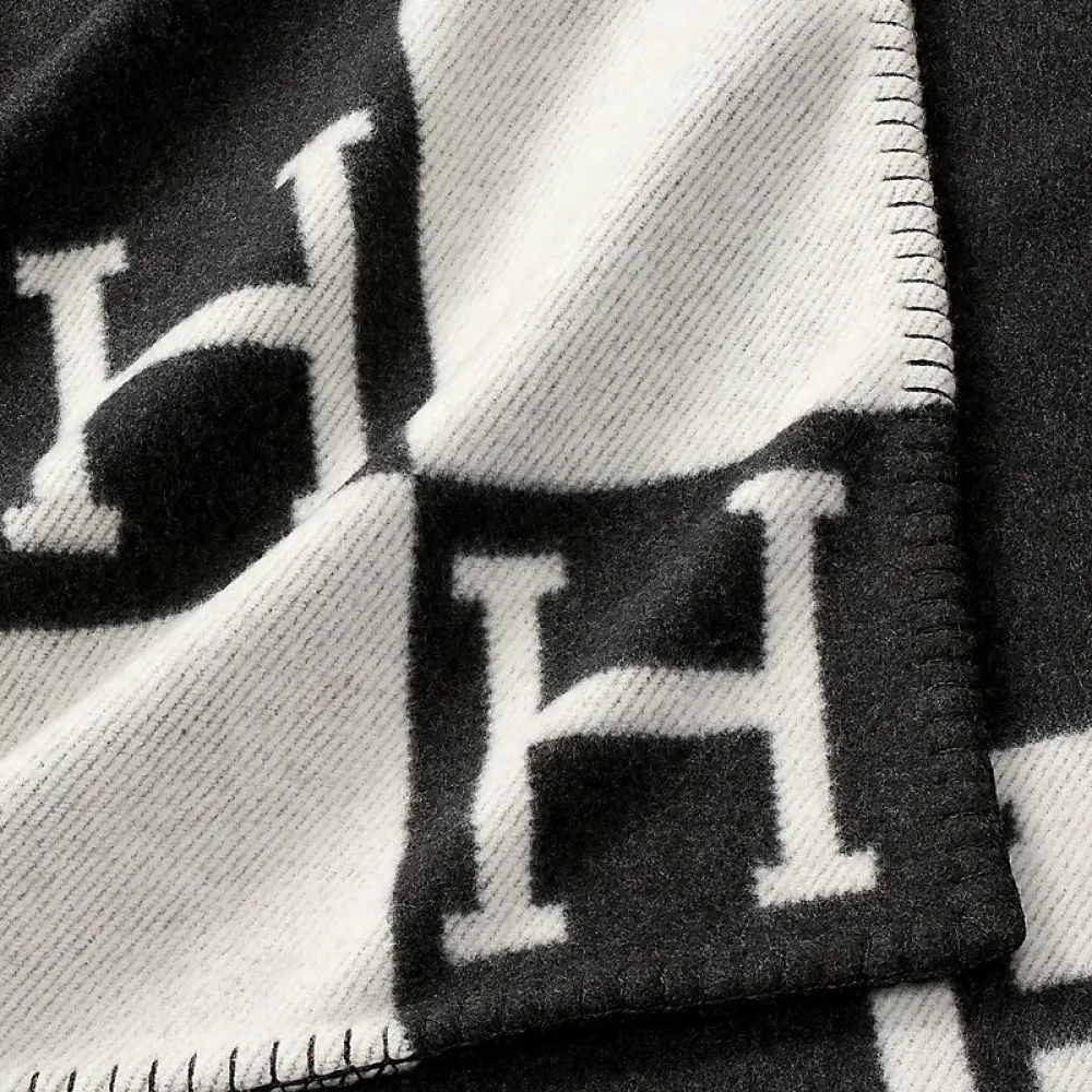 HERMES AVALON THROW BLANKET ECRU / GRIS FONCE