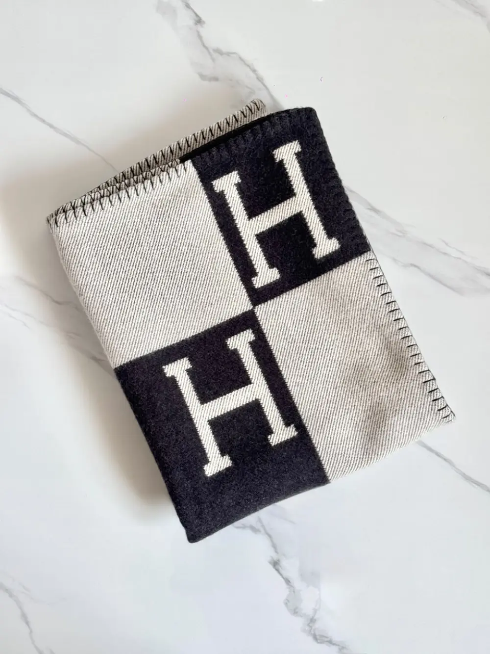 HERMES AVALON THROW BLANKET ECRU / GRIS FONCE