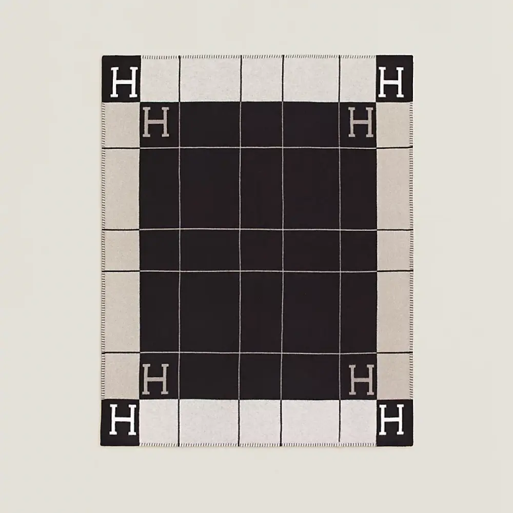 AVALON THROW III BLANKET · ECRU / NOIR
