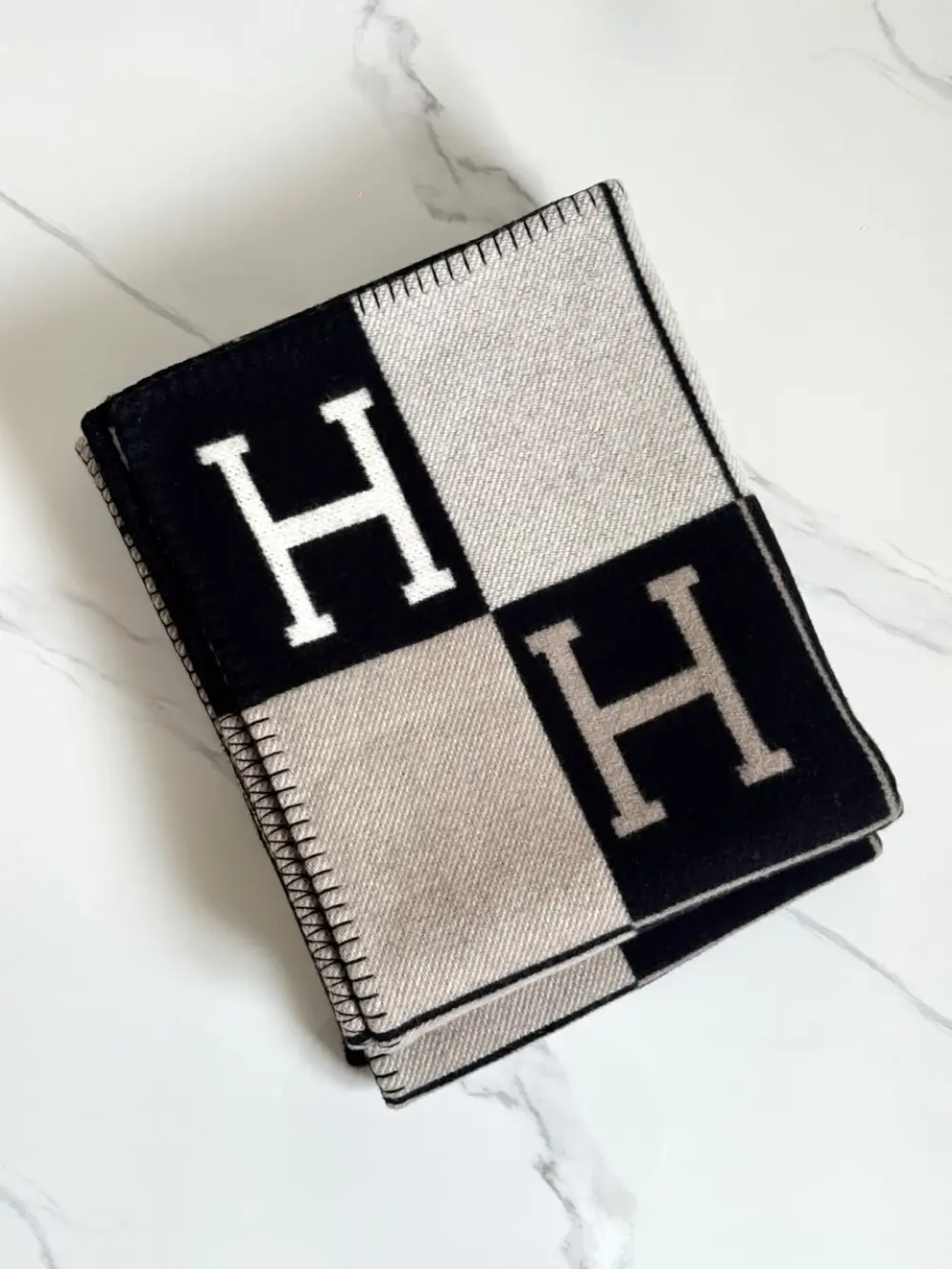 HERMES AVALON THROW III BLANKET ECRU / NOIR