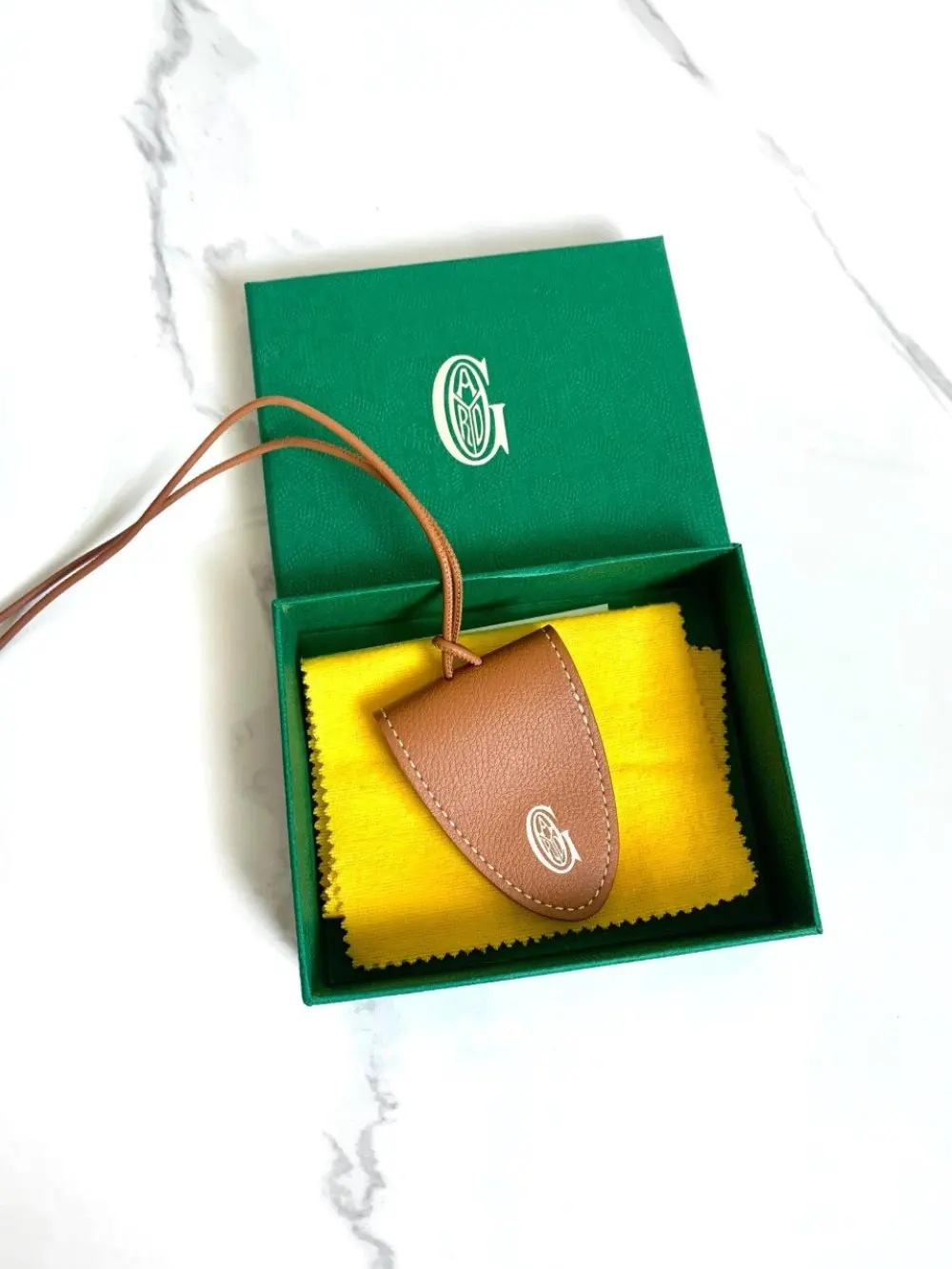 GOYARD CROC UNIVERSEL BAG CLIP tan
