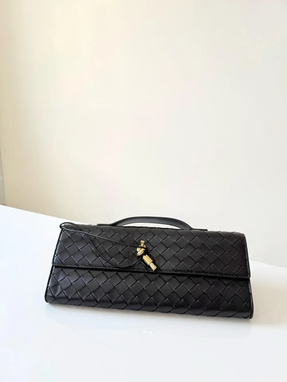 BOTTEGA VENETA BV ANDIAMO CLUTCH black