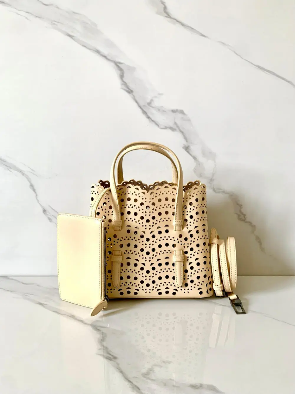 ALAIA MINA 20 BAG VIENNE WAVE CALFSKIN dune
