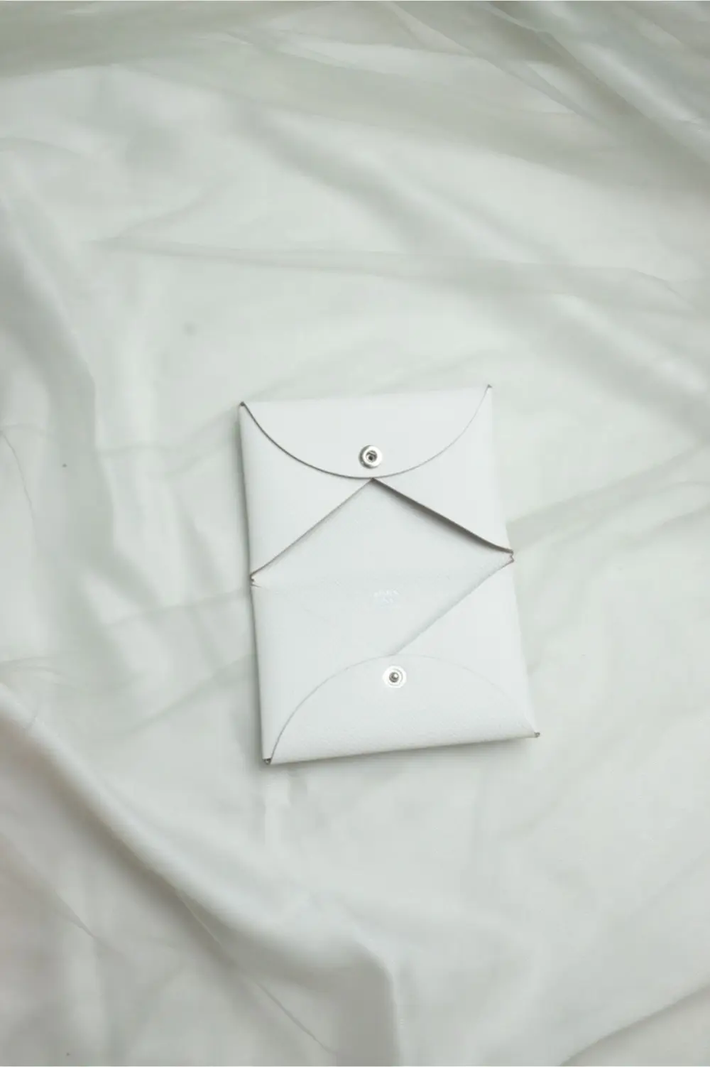 HERMES CALVI CARD HOLDER gris pale epsom
