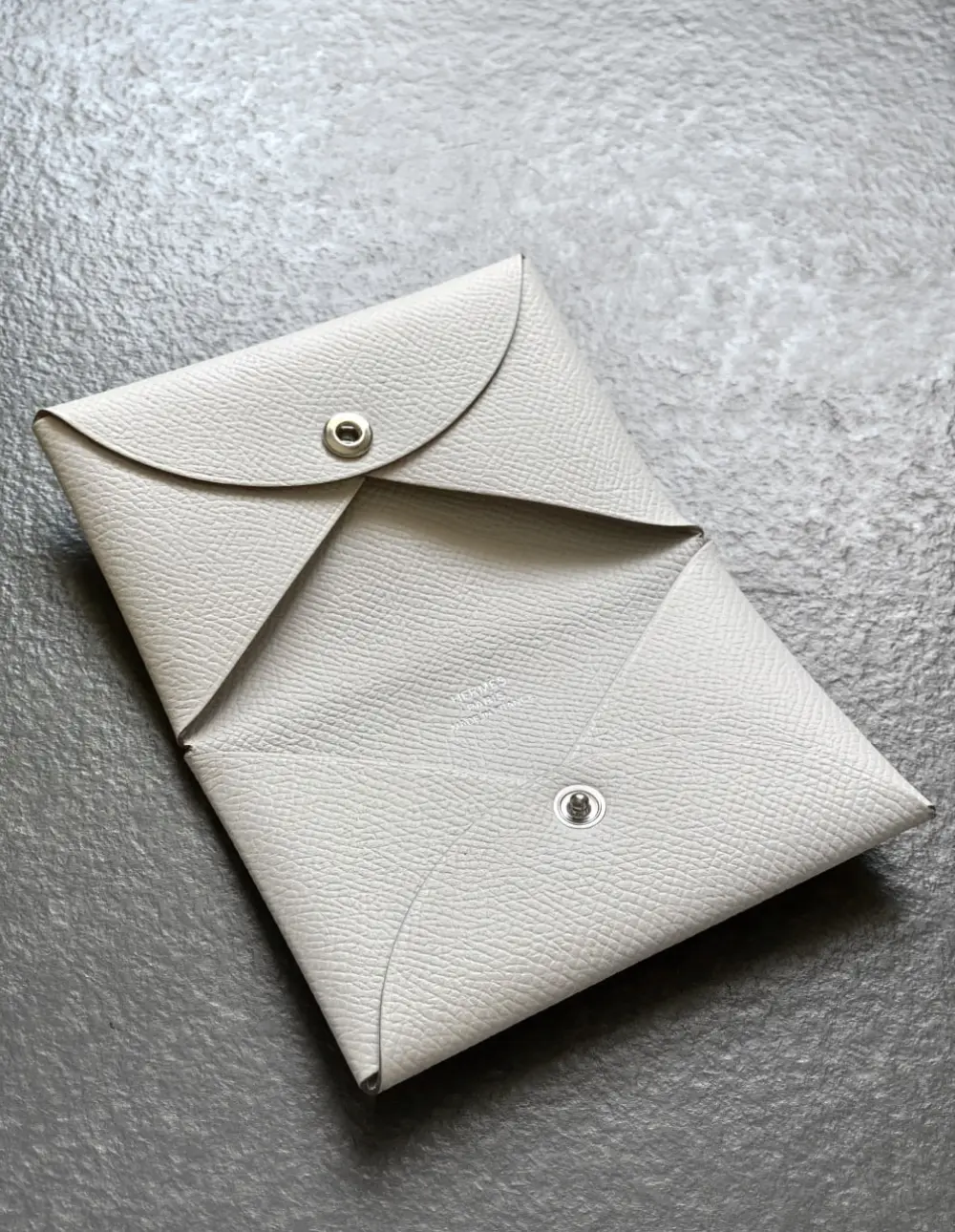 HERMES CALVI CARD HOLDER gris pale epsom