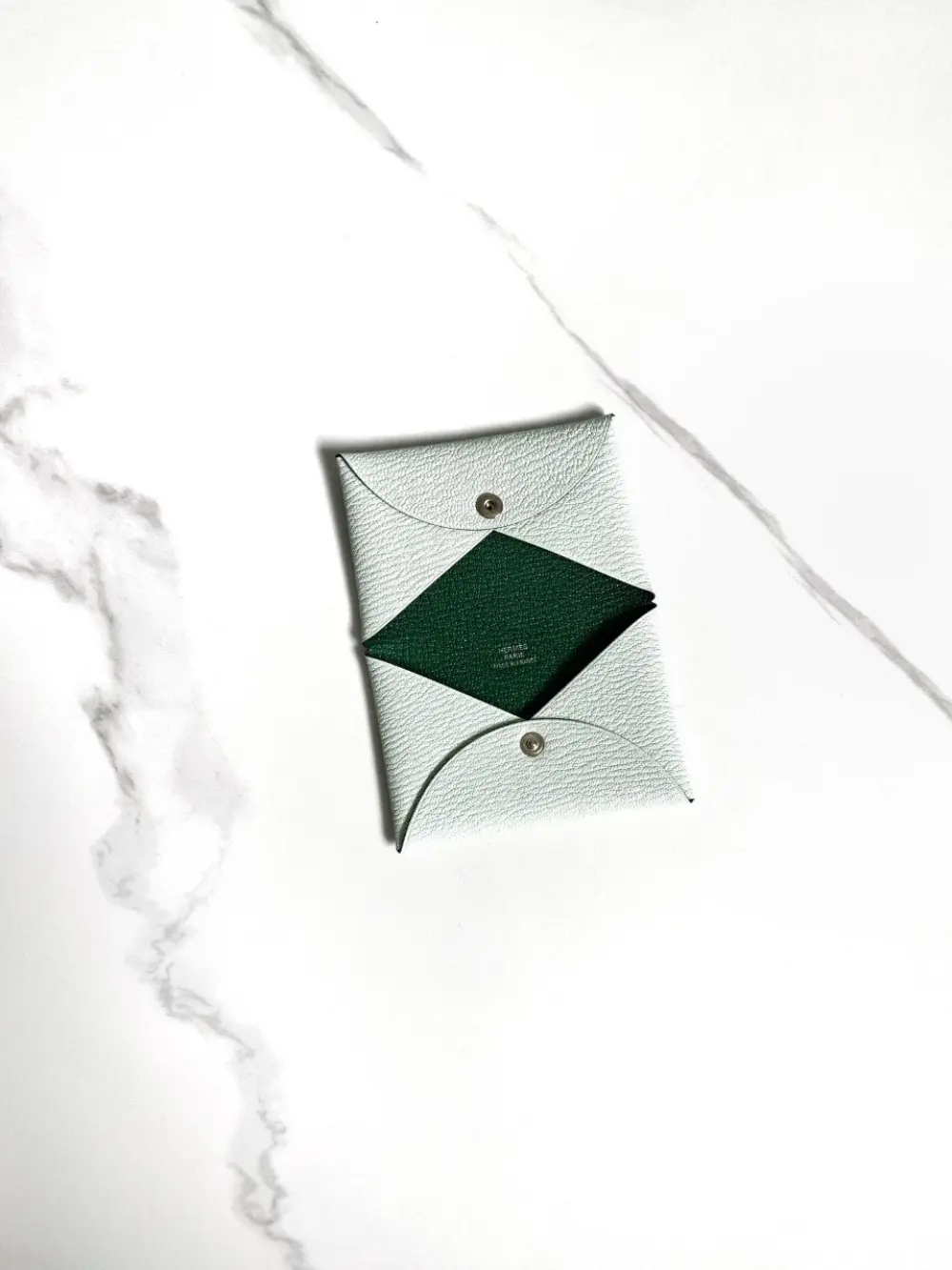 HERMES CALVI CARD HOLDER vert peppermint / vert moyen chevre mysore
