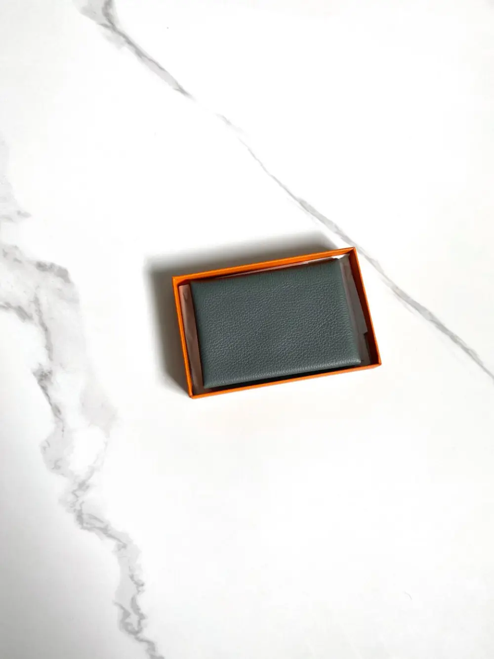 CALVI DUO CARD HOLDER · vert amande chevre