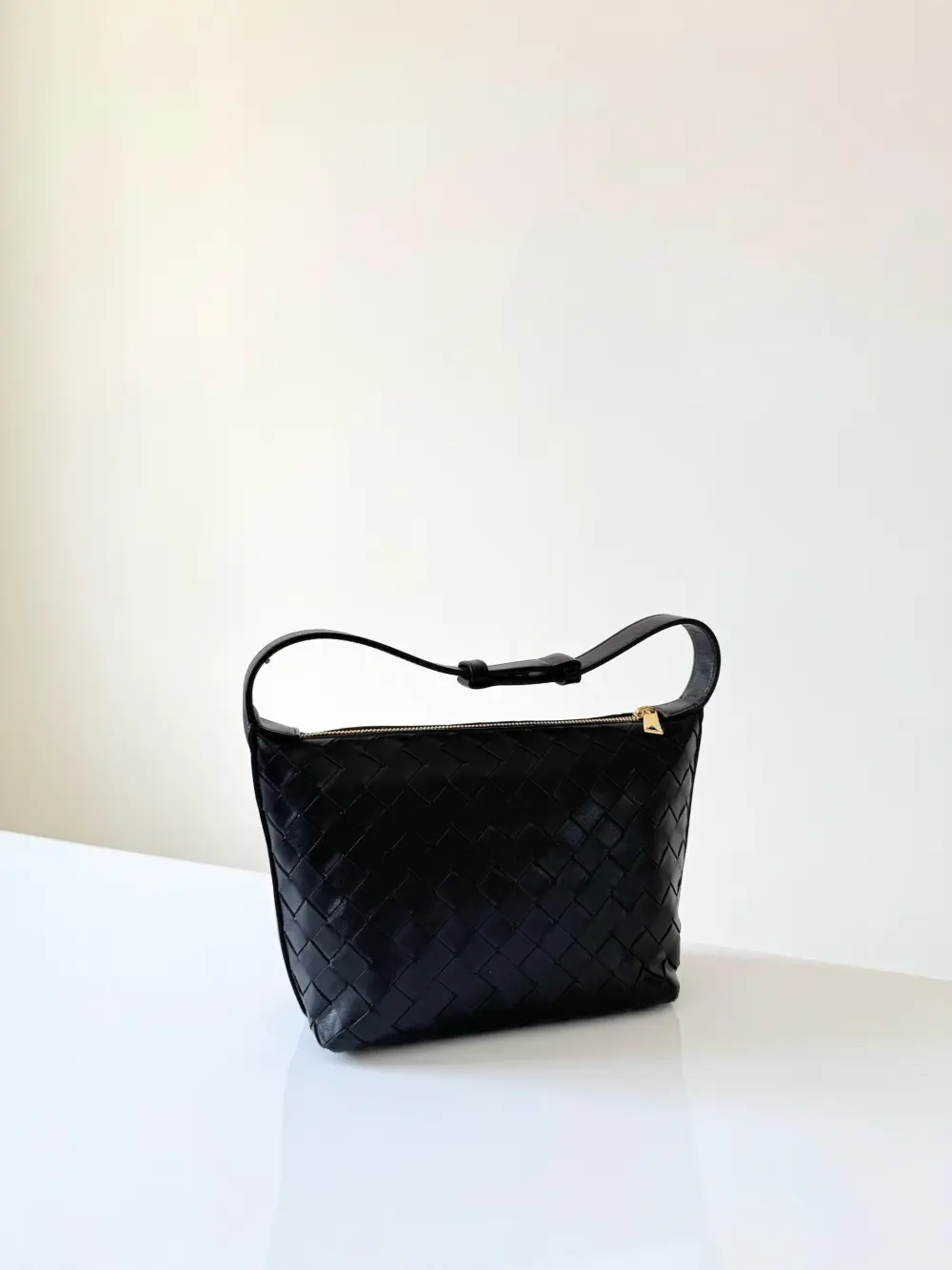 BOTTEGA VENETA BV MINI WALLACE black