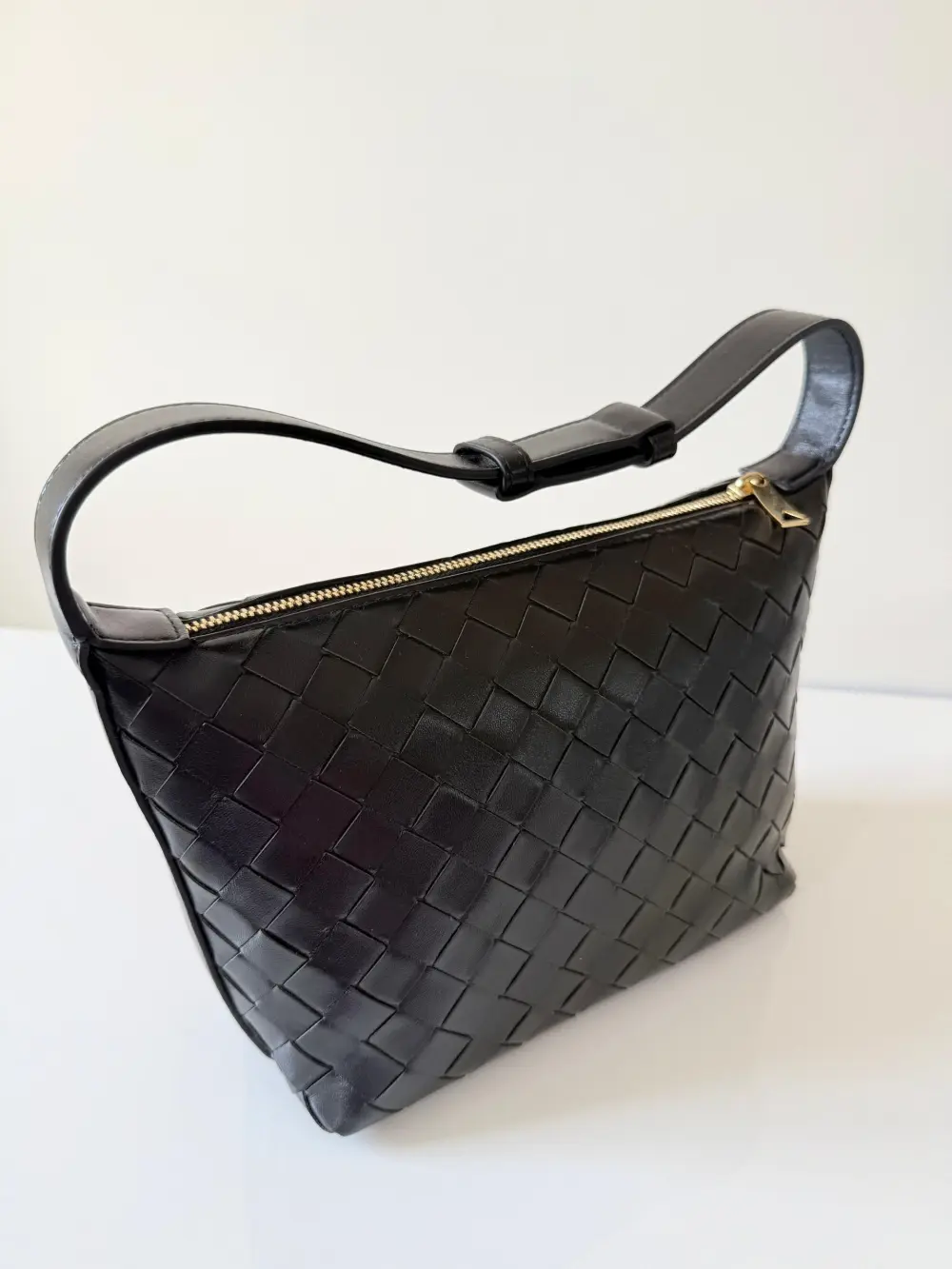 BOTTEGA VENETA BV MINI WALLACE black