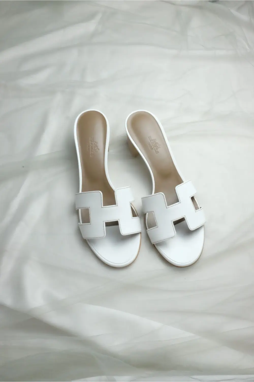HERMES OASIS white