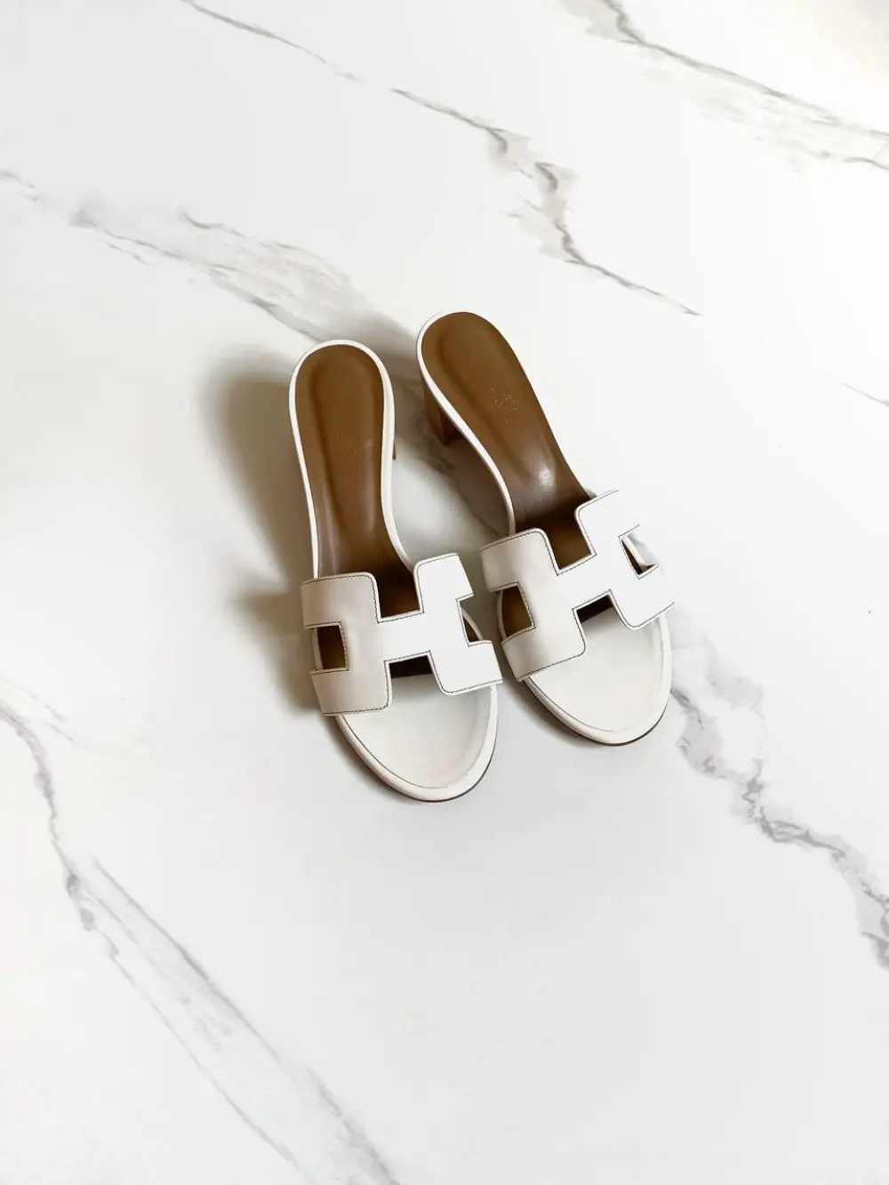 HERMES OASIS white