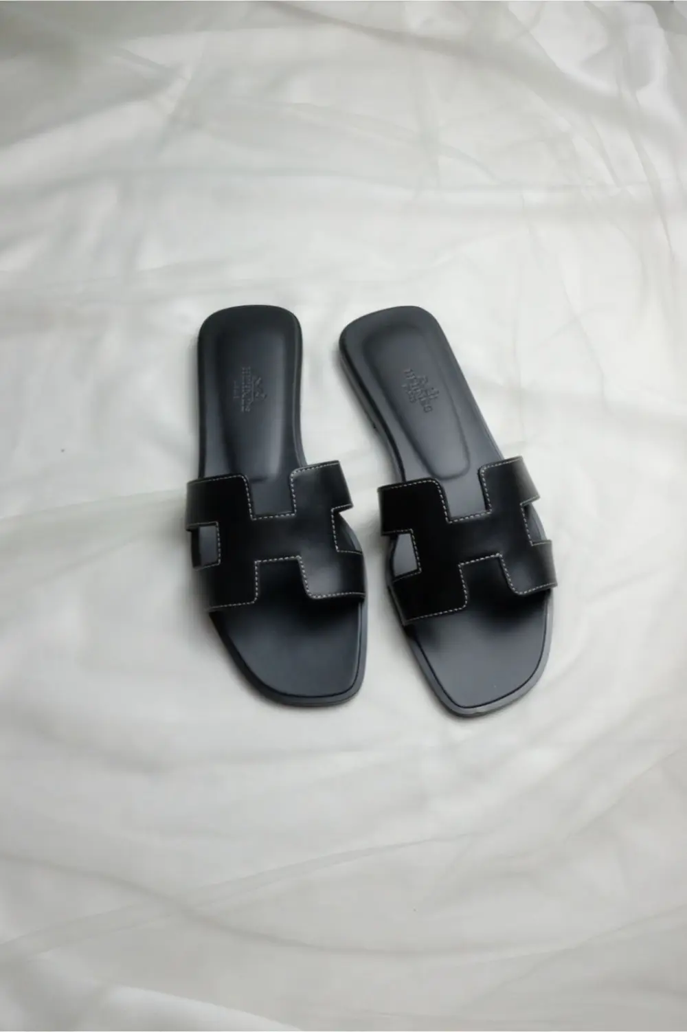 HERMES ORAN all black