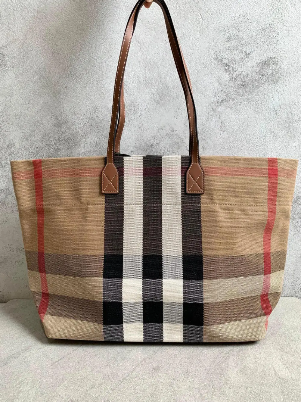 BURBERRY TOTE BAG taupe brown