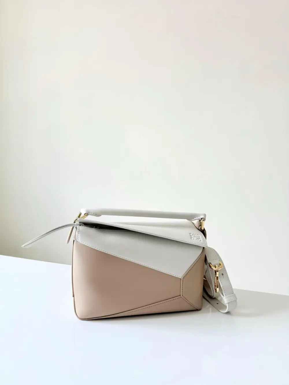 LOEWE SMALL PUZZLE BAG CLASSIC CALFSKIN soft white / paper craft