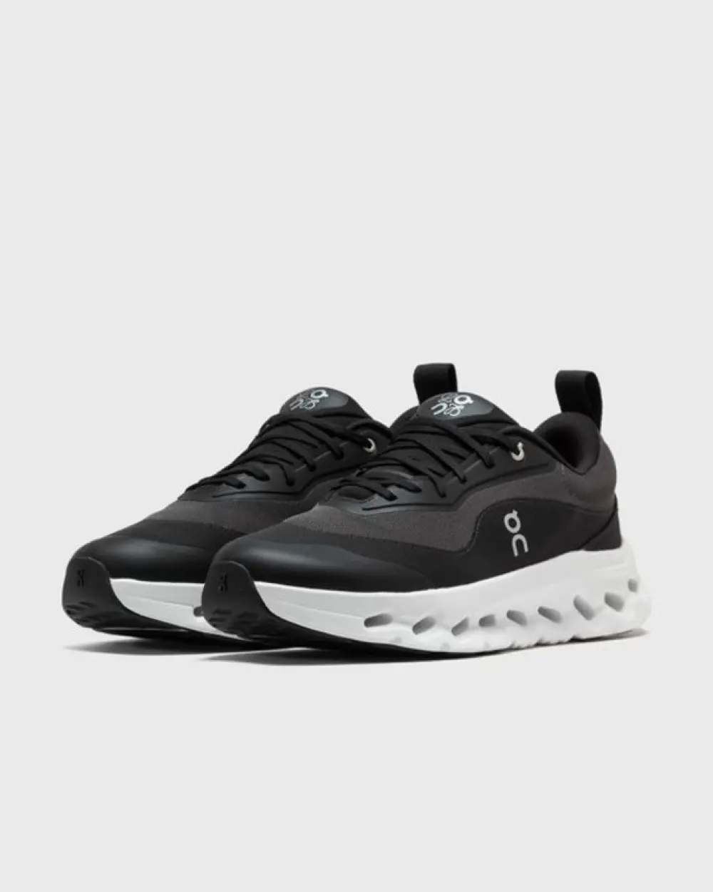X ON CLOUDTILT 2.0 SNEAKERS · black / white
