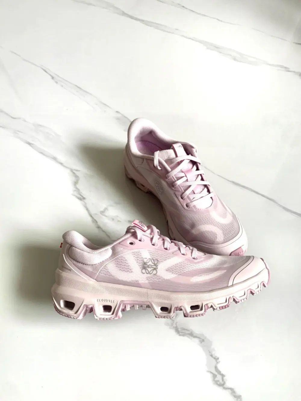 LOEWE X ON CLOUDVENTURE 2.0 SNEAKERS pale pink