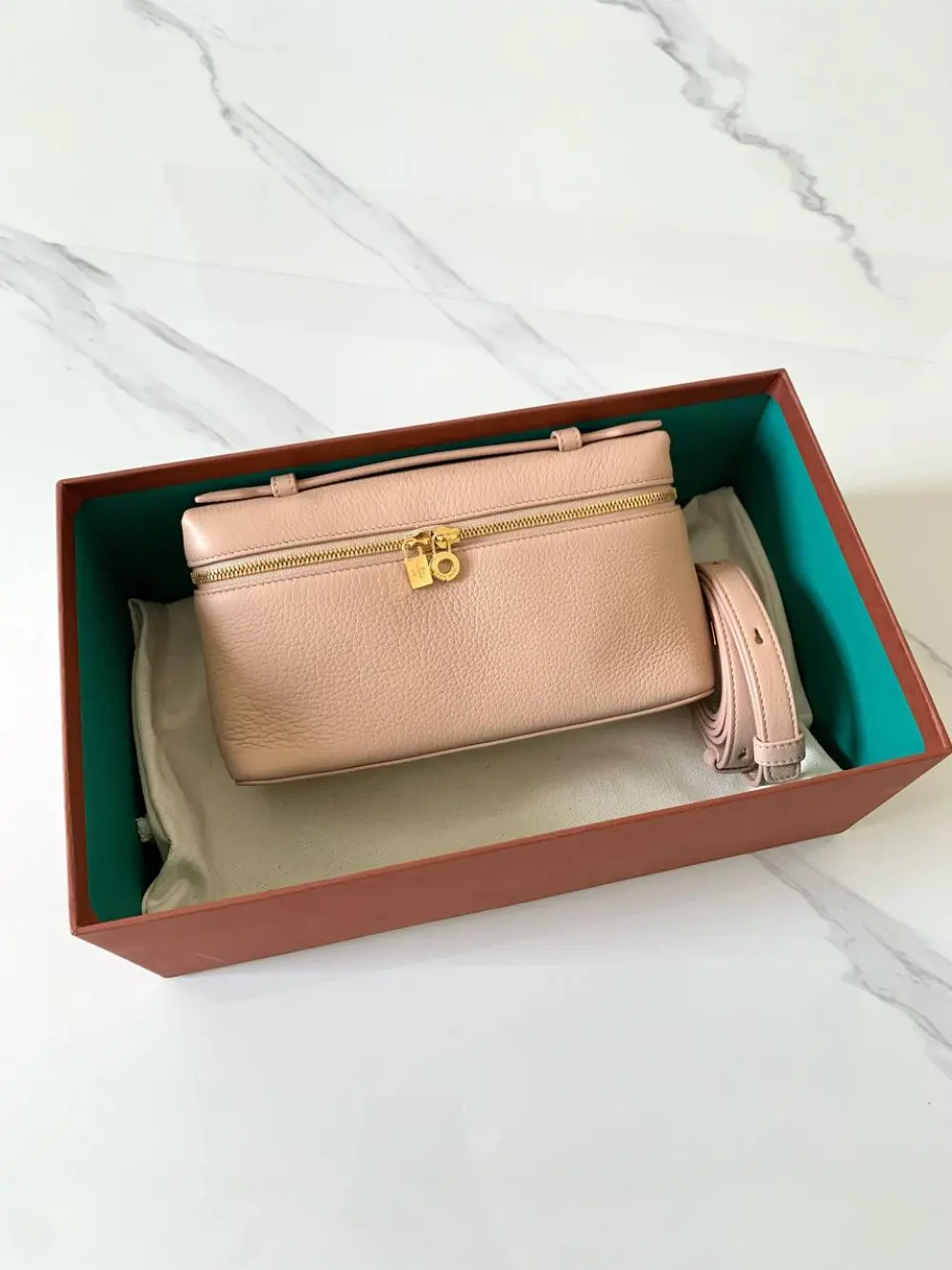 LORO PIANA EXTRA POCKET L19 feather pink / sun gold (30hh)