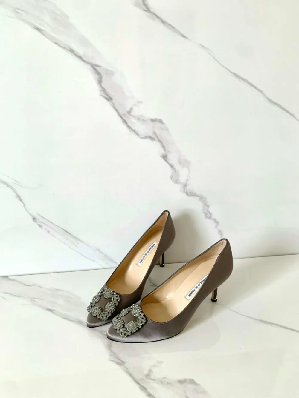 MANOLO BLAHNIK HANGISI HEELS 7CM dark grey - dark crystal