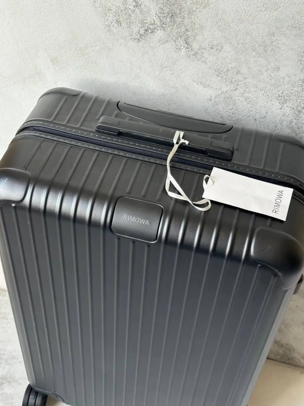 RIMOWA LUGGAGE ESSENTIAL CHECK-IN matte black