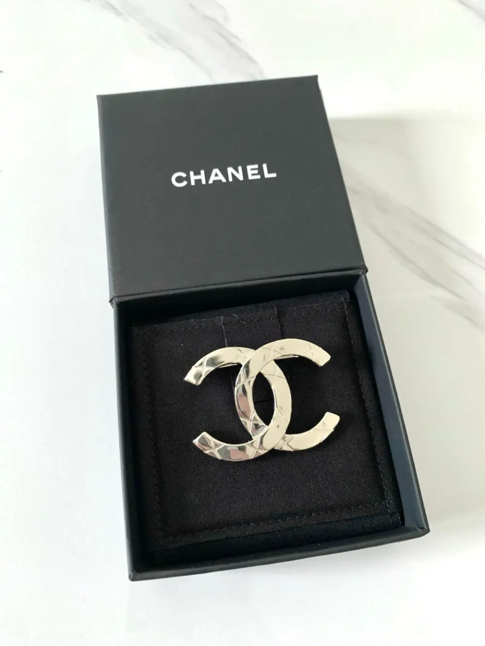 BROOCH CC MARK · silver