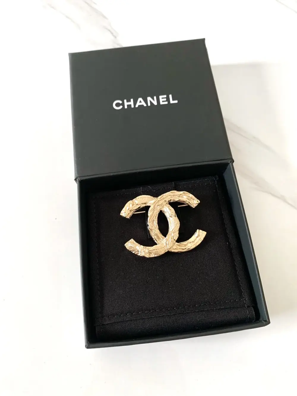 BROOCH VINTAGE COCO MARK LOGO · gold