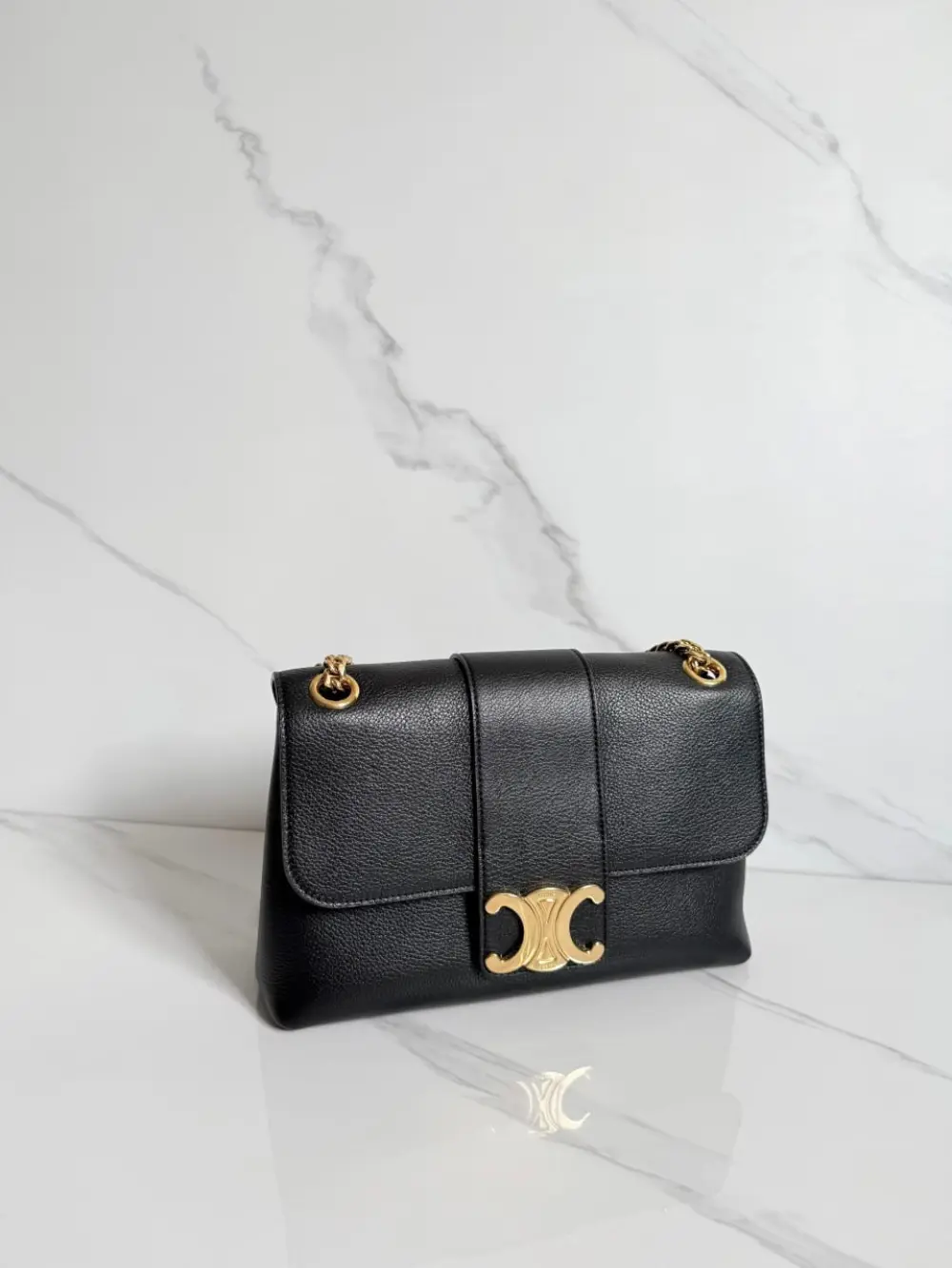 CELINE VICTOIRE MEDIUM GRAINED CALFSKIN black ghw