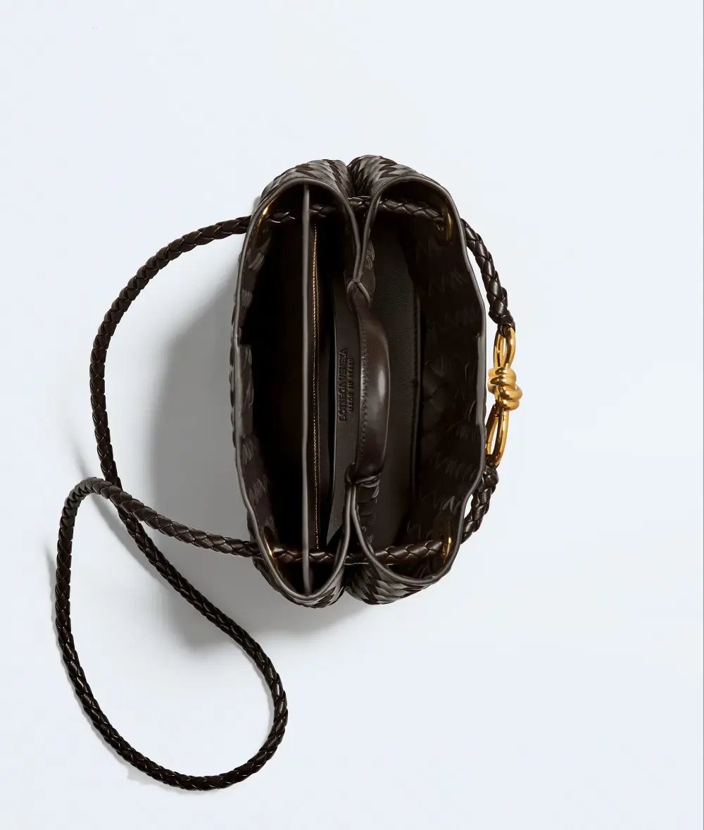 BOTTEGA VENETA BV SMALL ANDIAMO BAG fondant ghw