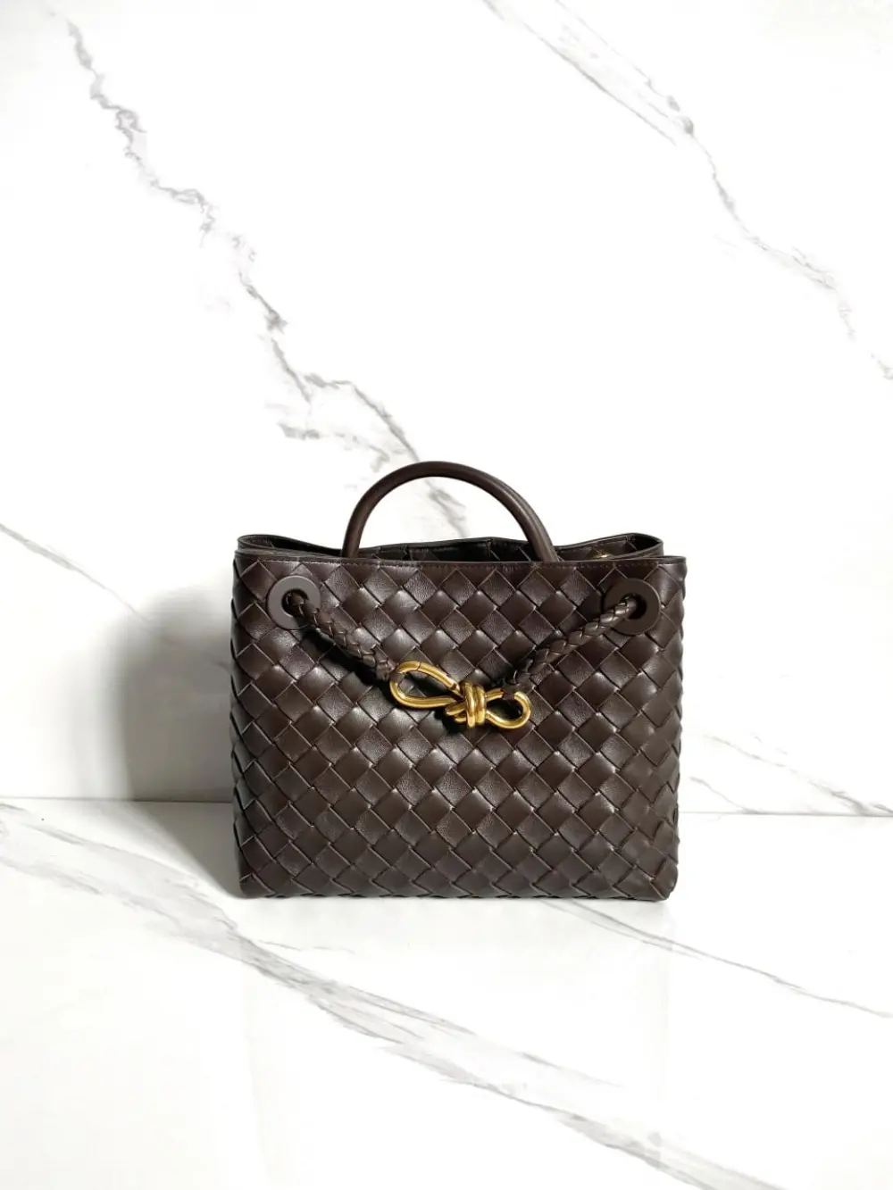 BOTTEGA VENETA BV SMALL ANDIAMO BAG fondant ghw