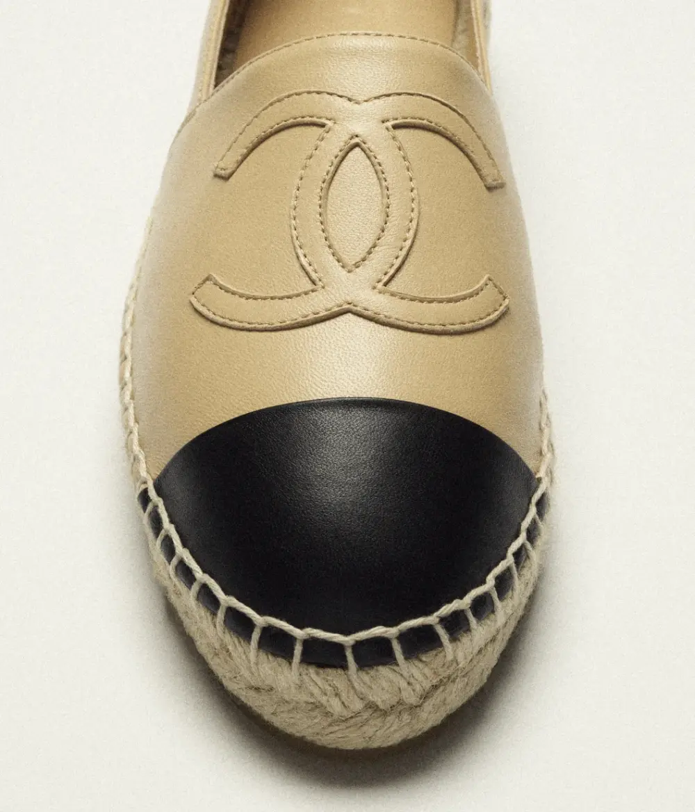 CHANEL ESPADRILLES CLASSIC beige black
