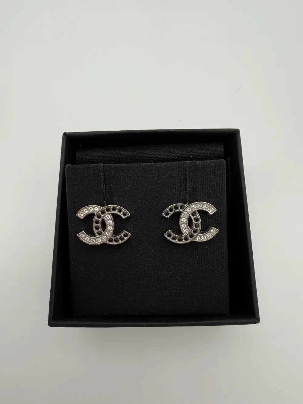 CHANEL EARRING ANTING STUD CRYSTAL MIX ONYX silver