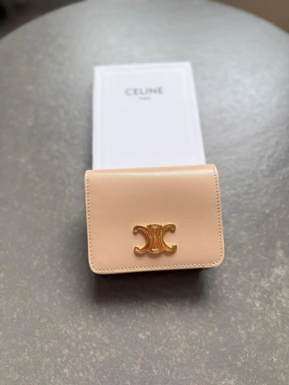 CELINE TRIOMPHE COMPACT WALLET CALFSKIN nude