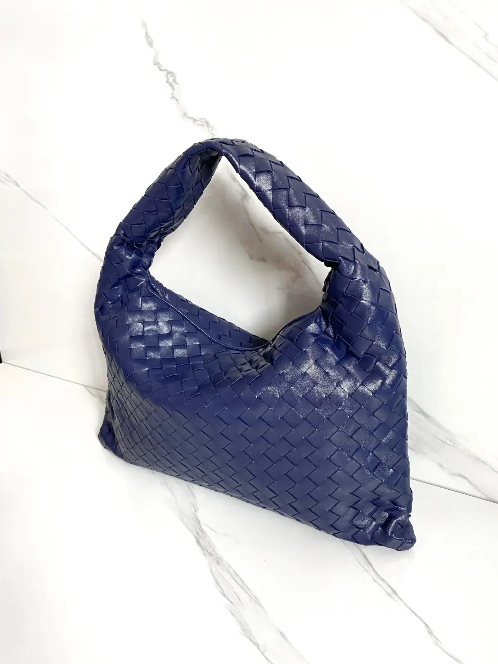 BOTTEGA VENETA BV SMALL HOP BAG navy