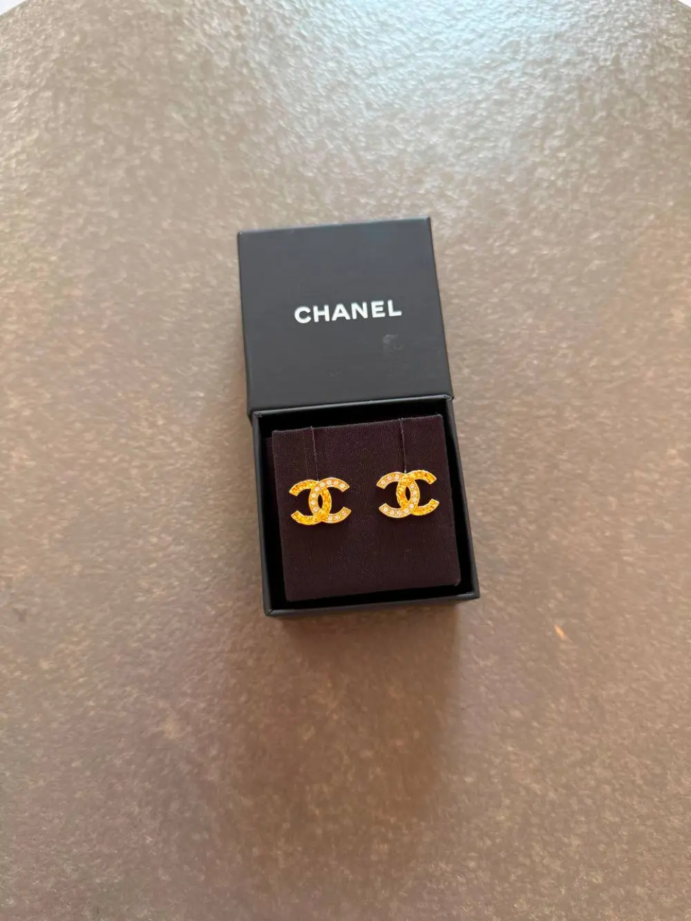 CHANEL EARRING ANTING CC HALF TEXTURED MIX CRYSTAL GOLD