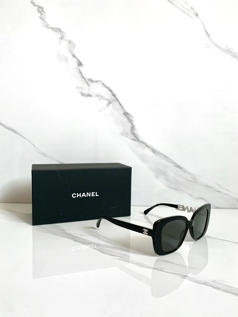 CHANEL SQUARE SUNGLASSES black grey - white