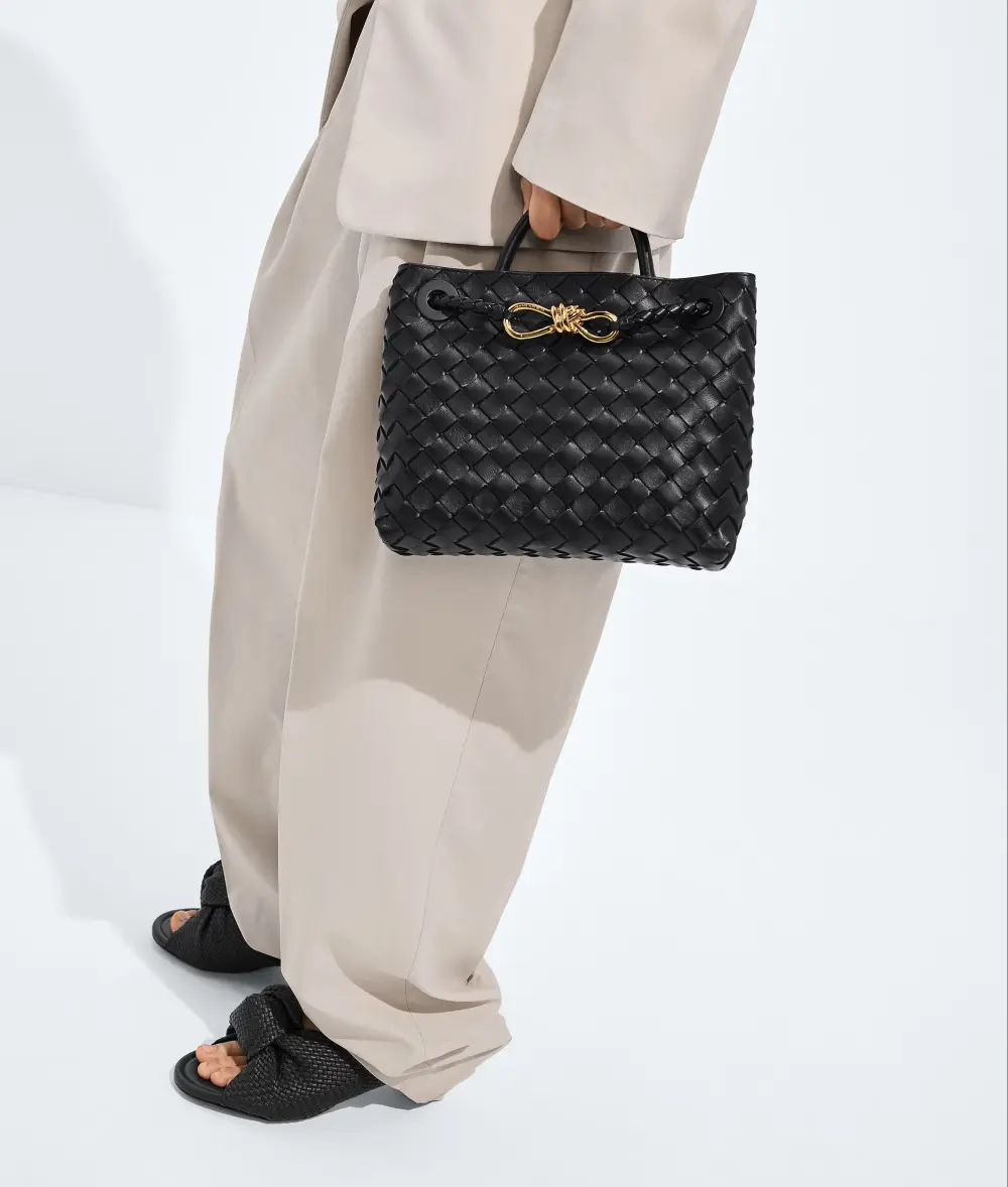 BOTTEGA VENETA BV SMALL ANDIAMO BAG BLACK GHW