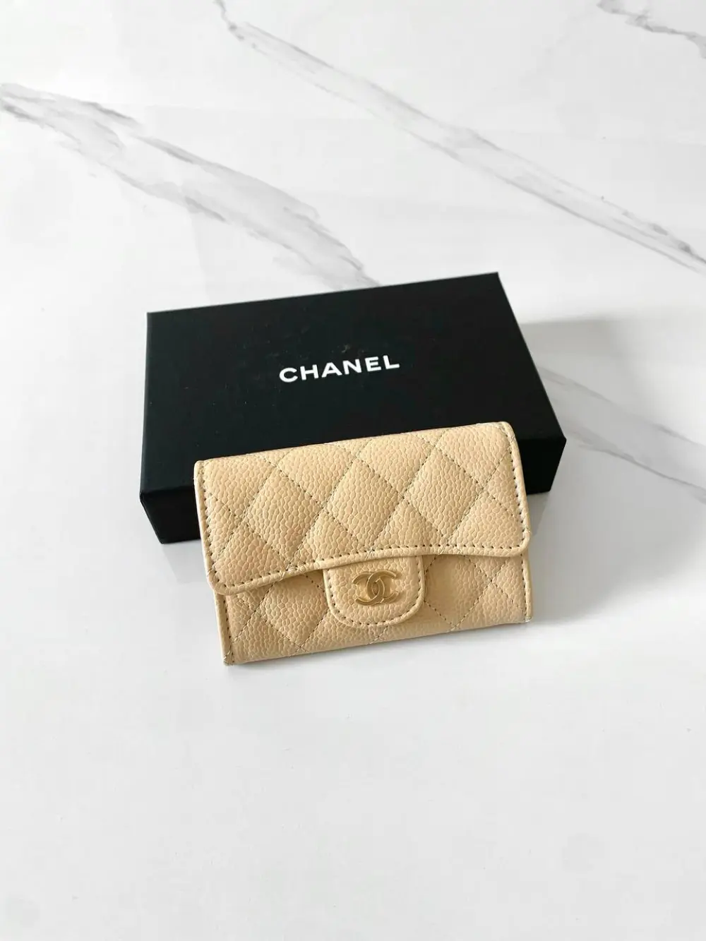CHANEL CLASSIC CARD CASE FLAP beige caviar ghw