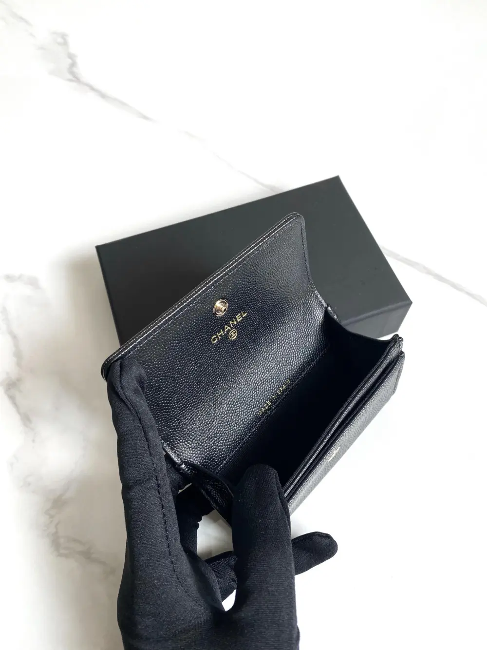 CHANEL CARD CASE FLAP (BIG LOGO) BLACK SHW