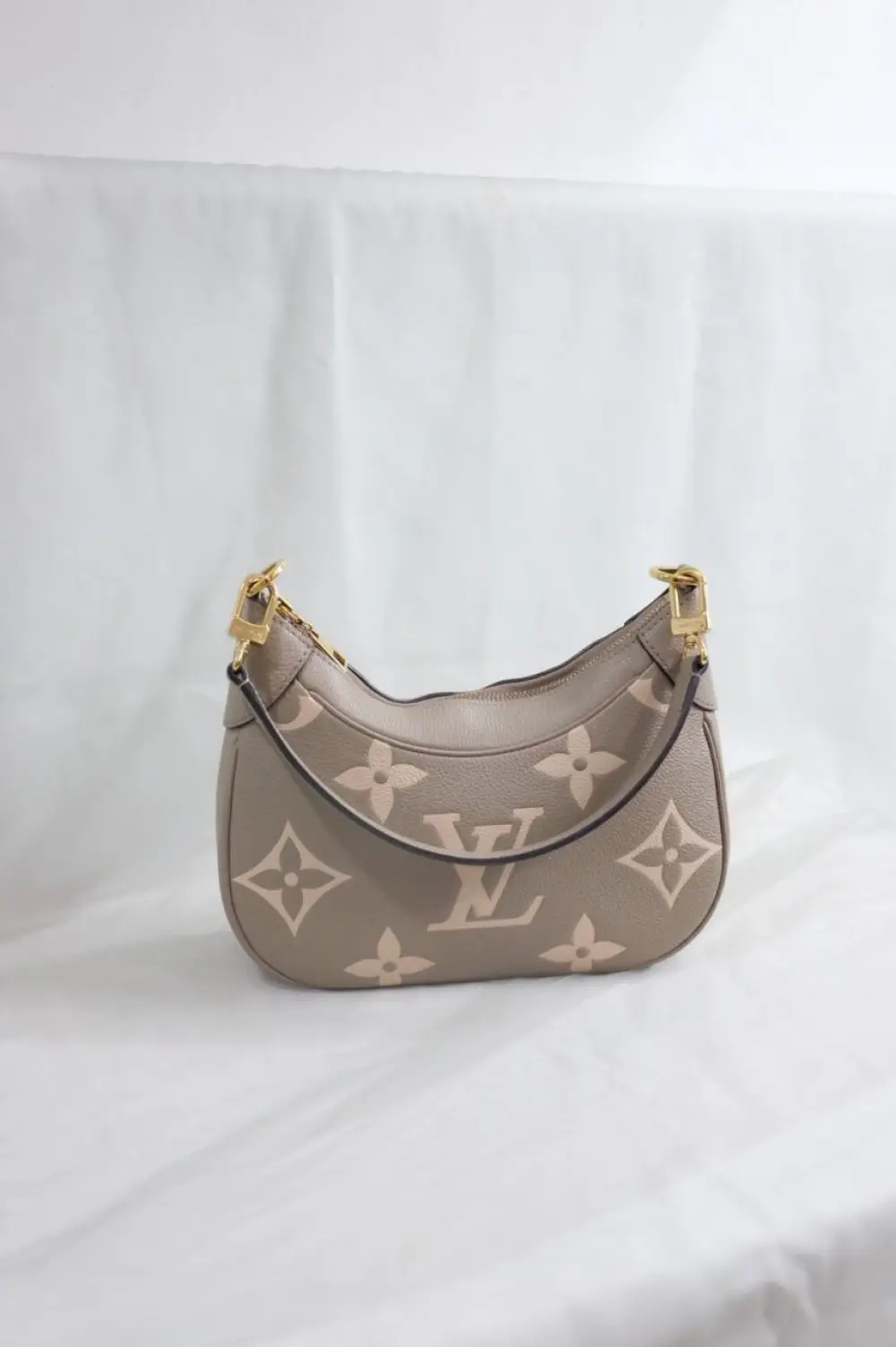 LOUIS VUITTON LV HOBO BAGATELLE MONOGRAM EMPREINTE TOURTERELLE / CREME
