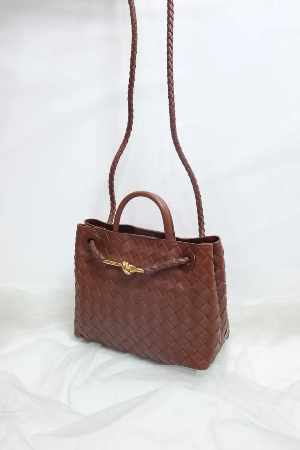 BOTTEGA VENETA BV SMALL ANDIAMO BAG SAPELE
