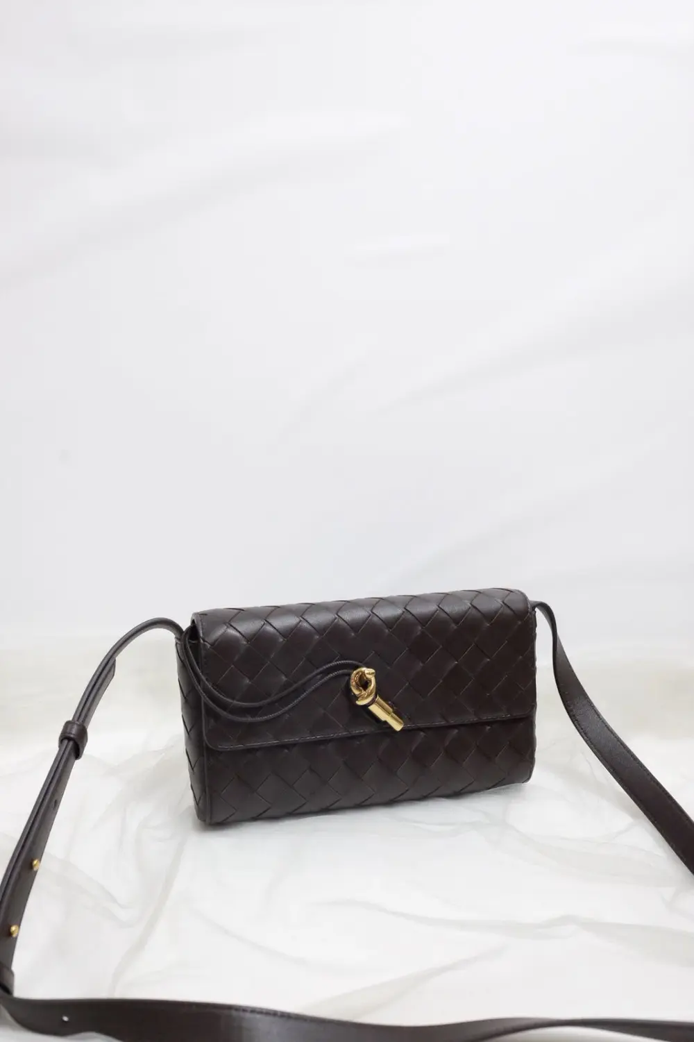 BOTTEGA VENETA BV MINI ANDIAMO CROSSBODY BAG FONDANT GHW