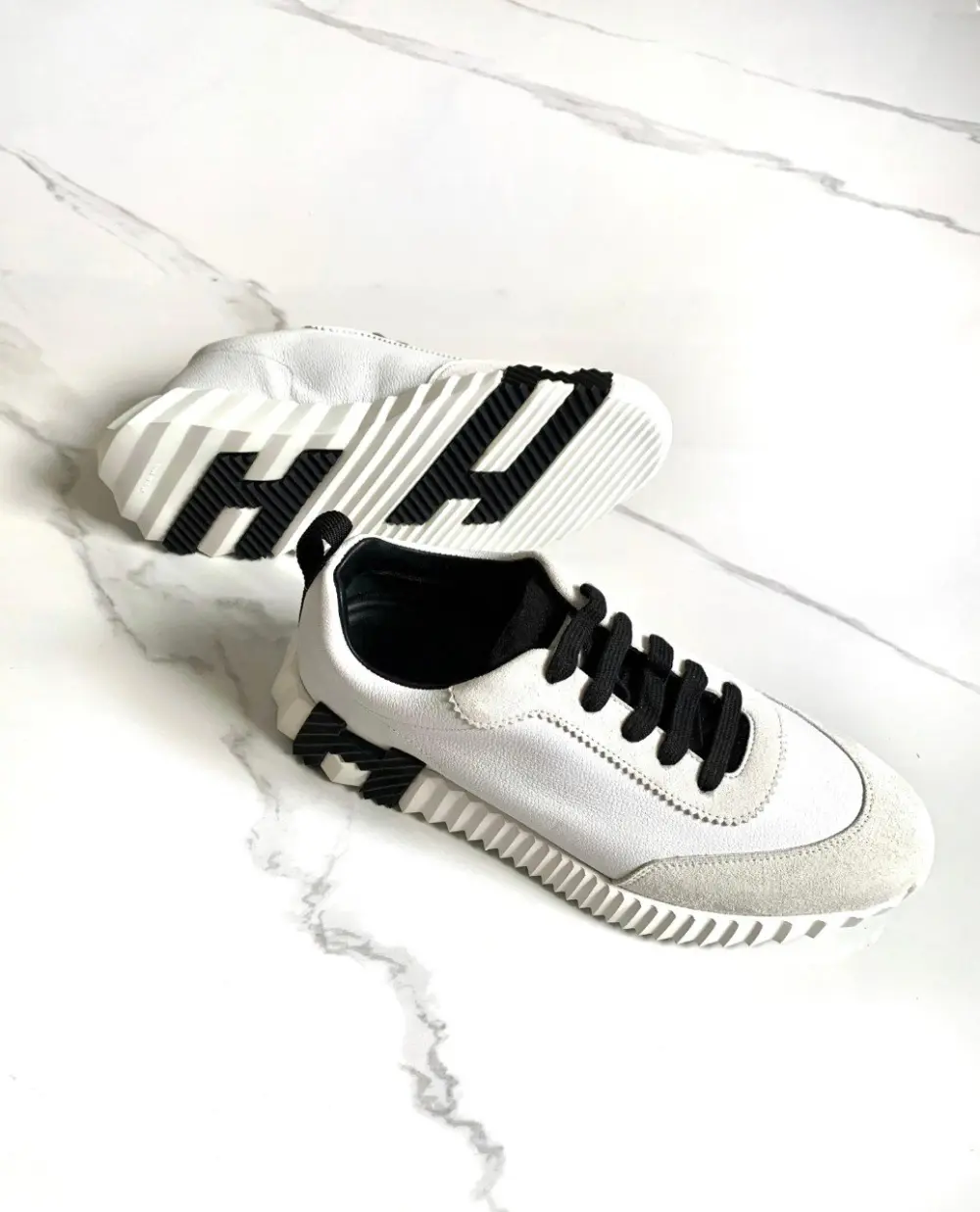 BOUNCING · WHITE GOATSKIN H - BLACK