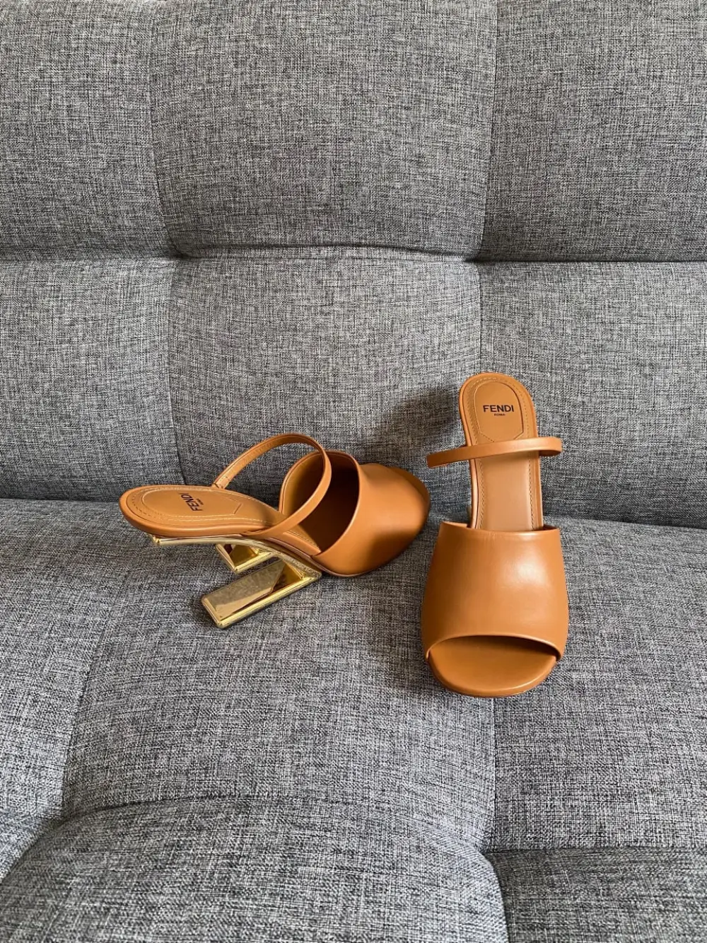 FENDI FIRST WIDE BAND STRAP SANDALS HEELS 9,5CM CARAMELLO
