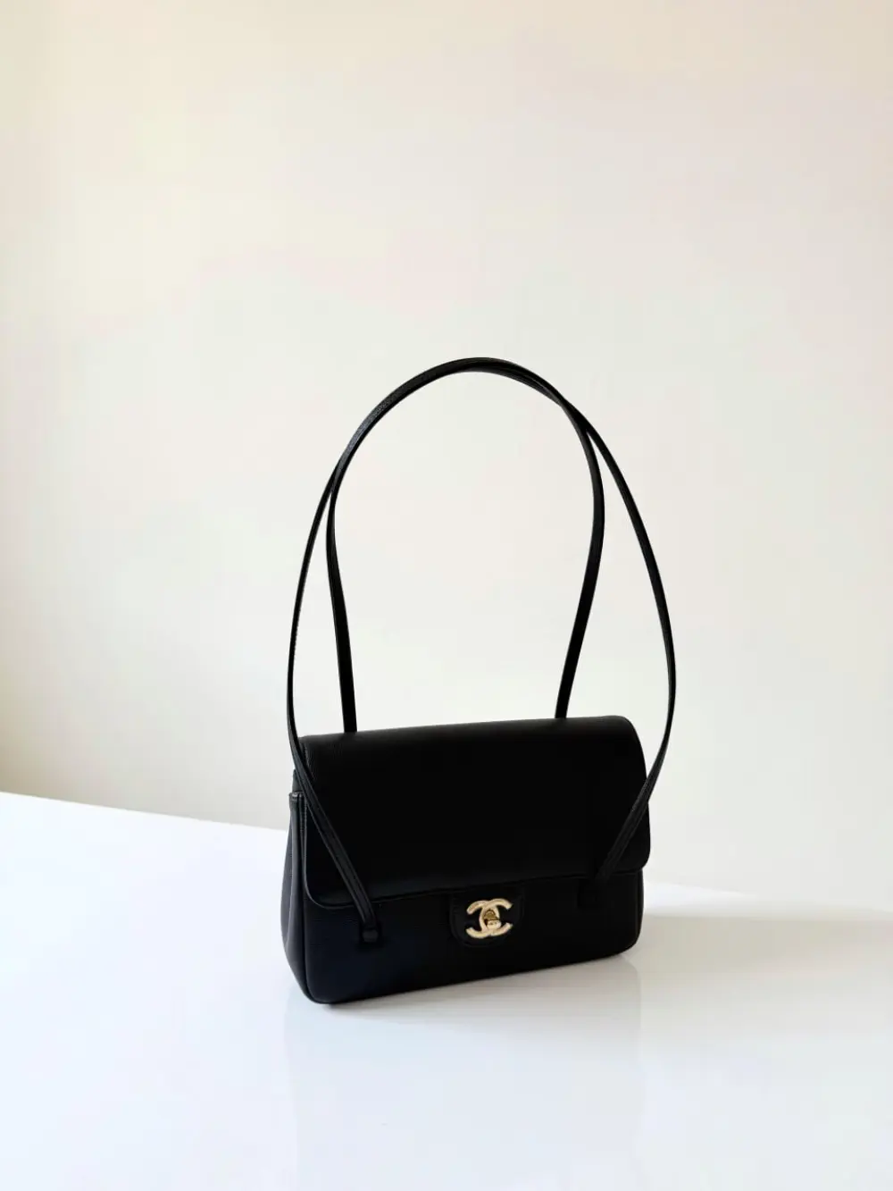 C26 SMALL PREPPY FLAP BAG · BLACK GHW